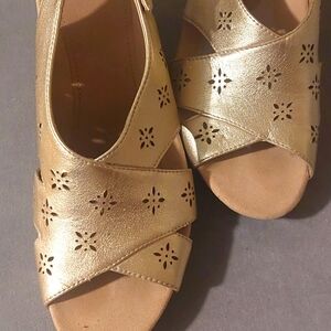 Earth brand golden sandals
